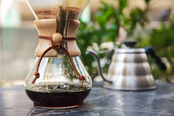 Chemex Brewing Method with Electric Kettle and fresh roasted specialty beans from Haciendo Coffee Roasters